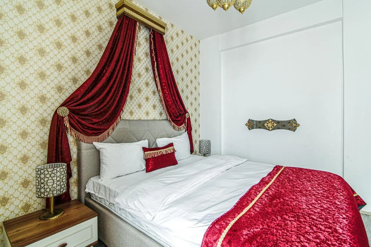 Lovely Flat In Cihangir Near Public Transportation Istanbul Lejlighed