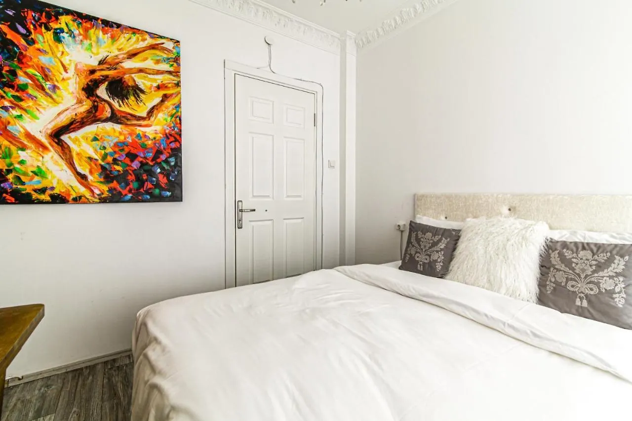 Lovely Flat In Cihangir Near Public Transportation Istanbul 0*,