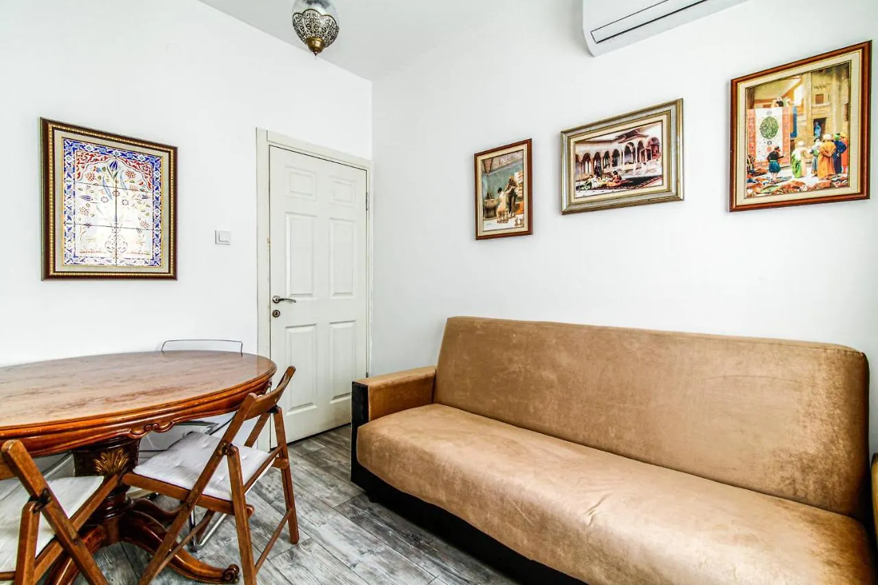 Lägenhet Lovely Flat In Cihangir Near Public Transportation Istanbul